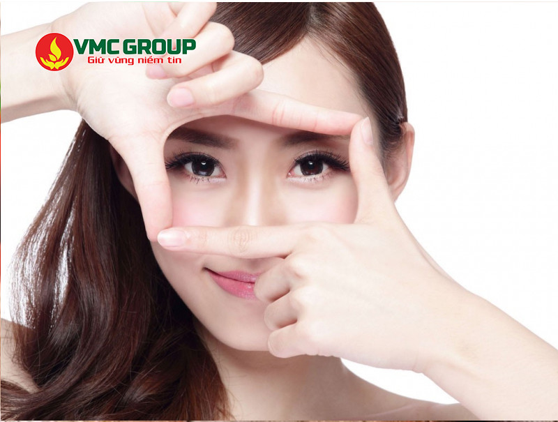Vitamin C là dưỡng chất tốt cho mắt