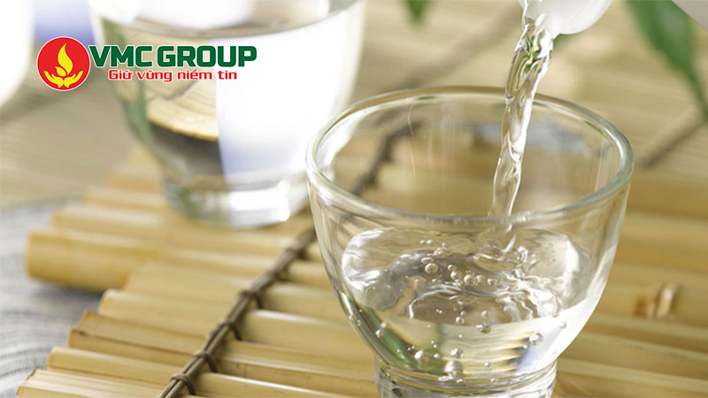 Acid Acetic có dạng lỏng trong suốt